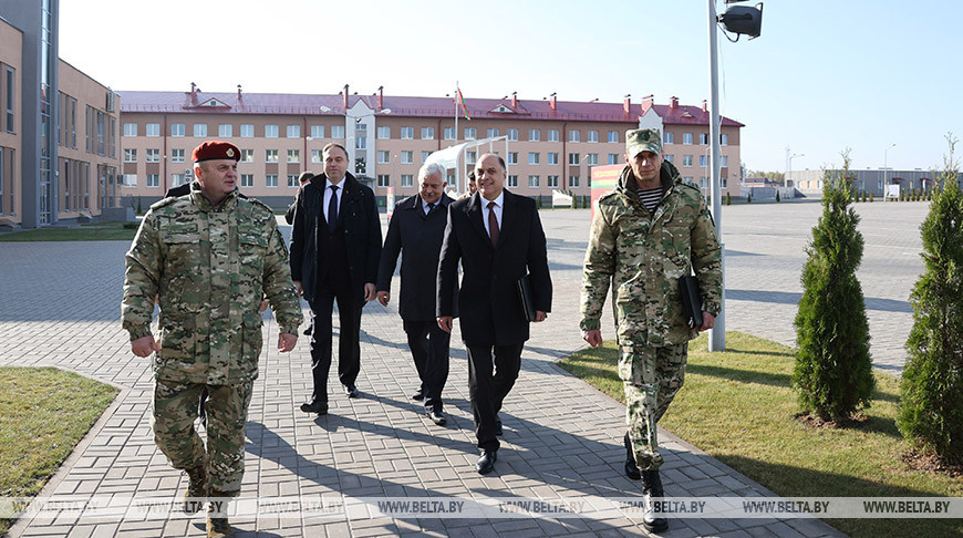 Вольфович посетил войсковую часть внутренних войск в Островце