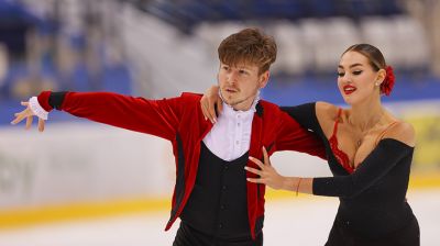 Фигуристы Виктория Семенюк и Илья Юхимук выиграли турнир Ice Star в Минске