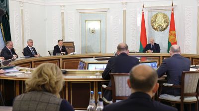 Лукашенко провел совещание по эпидемиологический ситуации