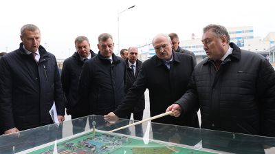 Лукашенко ознакомился с производством картона на Добрушской бумажной фабрике