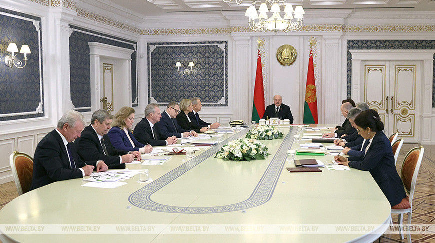 Лукашенко представили новый проект Конституции Беларуси