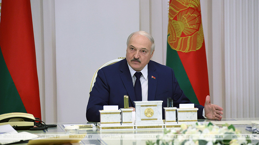 Лукашенко поставил задачи по наиболее актуальным вопросам
