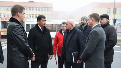 Мэр Бишкека ознакомился с продукцией МАЗа