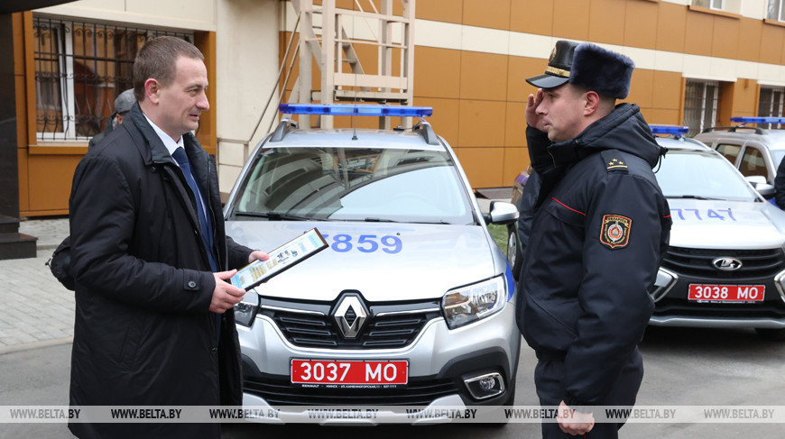 Участковые инспекторы Минской области получили новые служебные автомобили