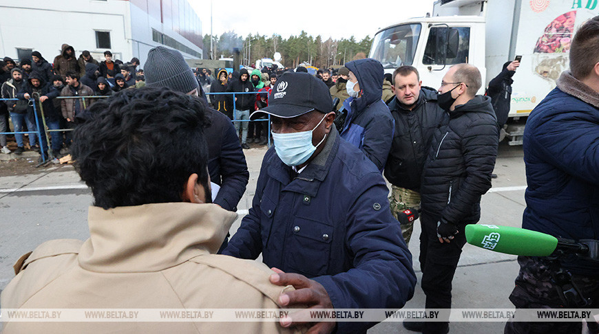 Временный пункт размещения беженцев в ТЛЦ посетили представители ООН в Беларуси