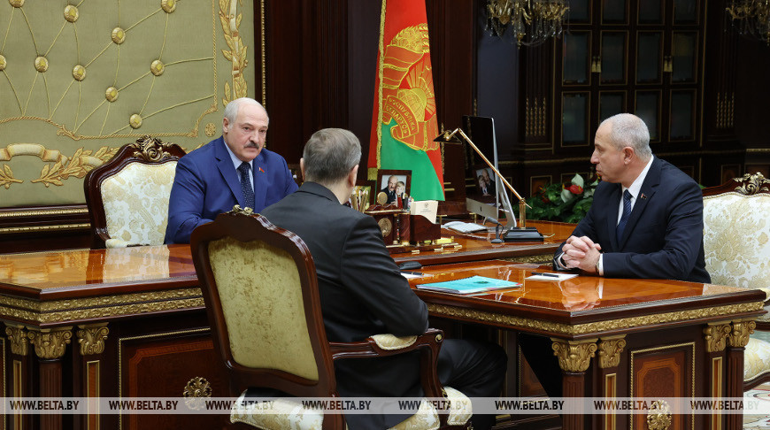 Лукашенко принял с докладом Караника и Караева