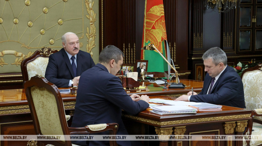 Лукашенко принял с докладом министра сельского хозяйства и вице-премьера