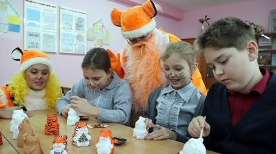 Мастер-класс по изготовлению новогодних сувениров прошел для детей из Могилевского района
