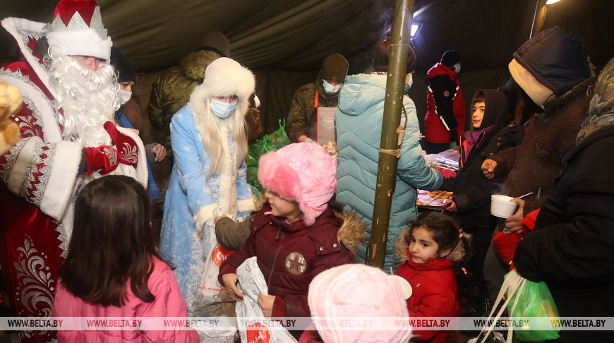 БСЖ устроила новогодний праздник для детей беженцев