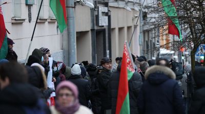 Белорусы собрались на пикет у посольства Великобритании в Минске