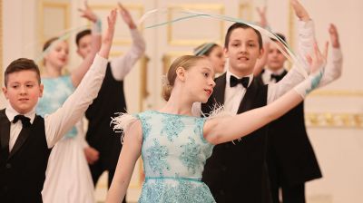 В Коссовском дворце провели областной новогодний бал для молодежи