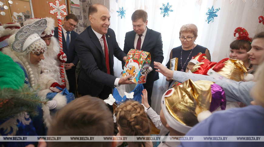 Вольфович принял участие в республиканской благотворительной акции "Наши дети"
