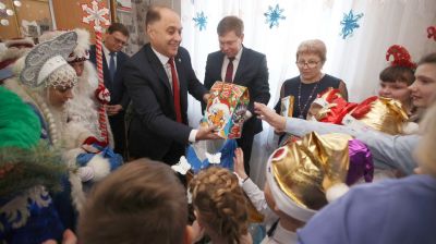 Вольфович принял участие в республиканской благотворительной акции "Наши дети"