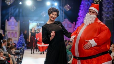 Большой рождественский показ мод прошел в Национальной школе красоты