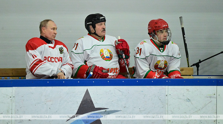 Лукашенко и Путин вышли на лед "Стрельна Арены" в одной команде
