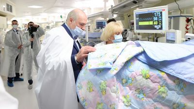 Лукашенко посетил РНПЦ "Мать и дитя"