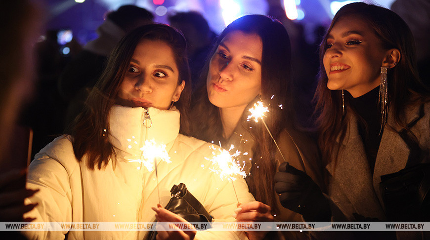 Новогодняя ночь в Минске прошла ярко и весело