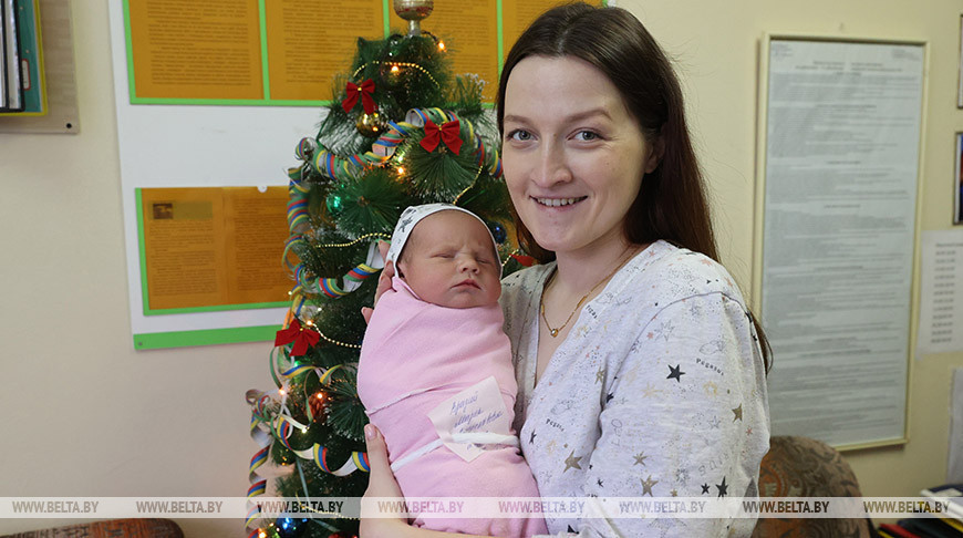 Первым малышом нового года в Витебской области стал Александр Врадий