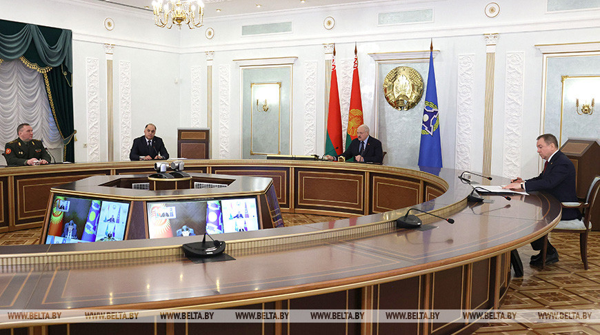 Лукашенко принял участие во внеочередной сессии СКБ ОДКБ по ситуации в Казахстане