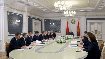 Лукашенко собрал на совещание руководство Совмина