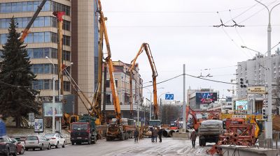 На строительстве моста на Немиге начали бурить скважины под фундамент