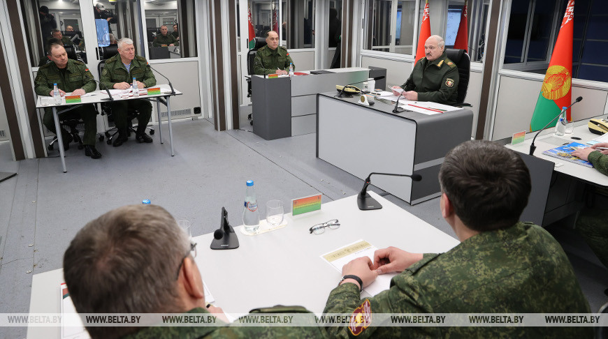 Лукашенко провел совещание по укреплению военной безопасности Беларуси