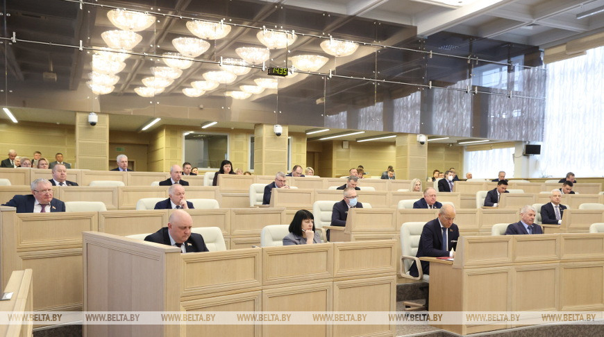 Заседание внеочередной сессии прошло в Совете Республики