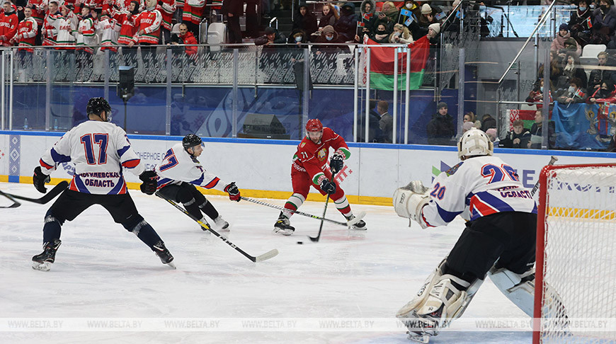 Хоккейная команда Президента победила сборную Могилевской области в матче любительского турнира
