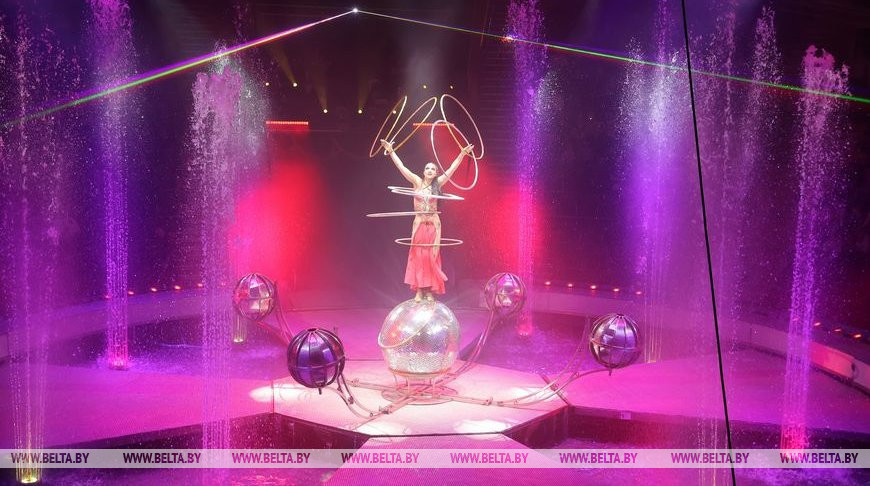 "Водная феерия" представлена в Гомельском цирке