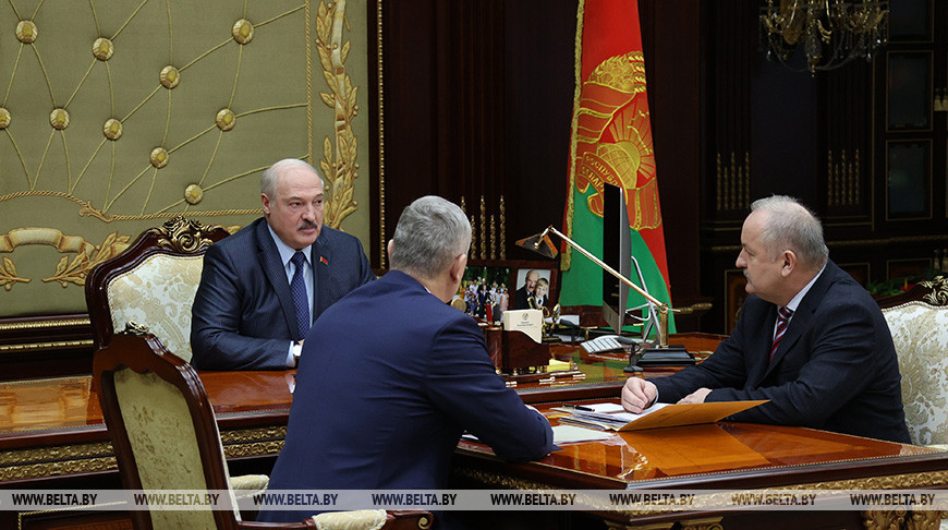 Лукашенко принял с докладом председателя правления Нацбанка и помощника Президента по вопросам развития финансово-кредитной системы