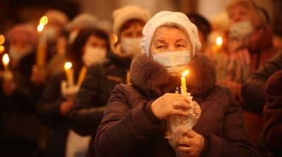 Католики празднуют Сретение Господне