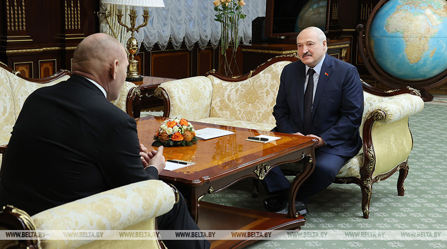 Лукашенко встретился с известным спортсменом и российским политиком Александром Карелиным