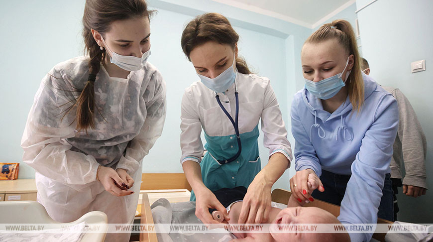 Студенты ГрГМУ помогают врачам Гродненской и Брестской областей