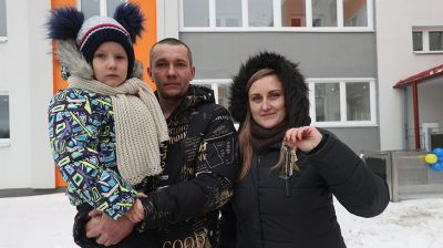 Ключи от квартир получили медработники в Борисове