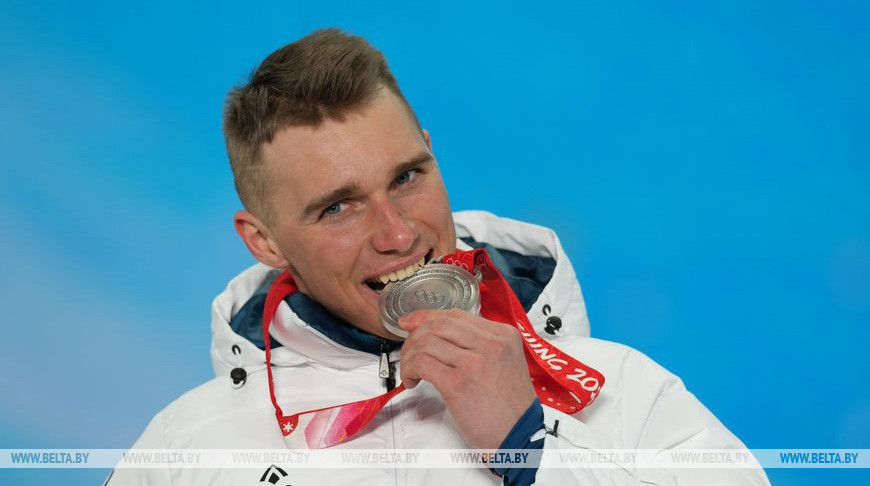 Антону Смольскому вручили серебряную медаль Олимпиады