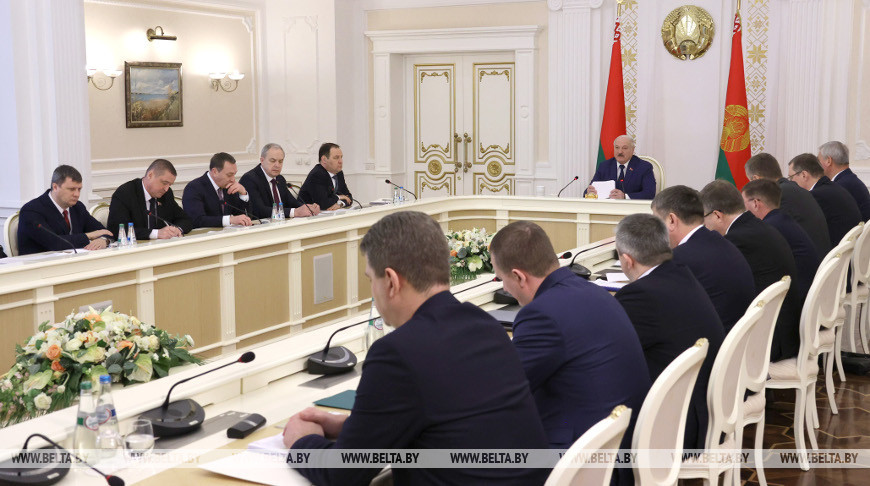 Корректировки земельного законодательства обсудили на совещании у Лукашенко