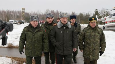 Лукашенко посетил учение "Союзная решимость - 2022" на полигоне под Осиповичами