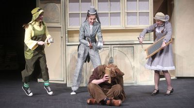 В Гродненском драмтеатре поставили сказку "Теремок" по произведениям Самуила Маршака