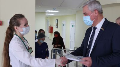 Андрейченко ознакомился с ходом реконструкции районной больницы в Лиозно