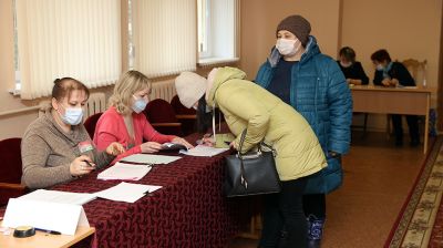 Досрочное голосование в агрогородке Тихиничи Рогачевского района