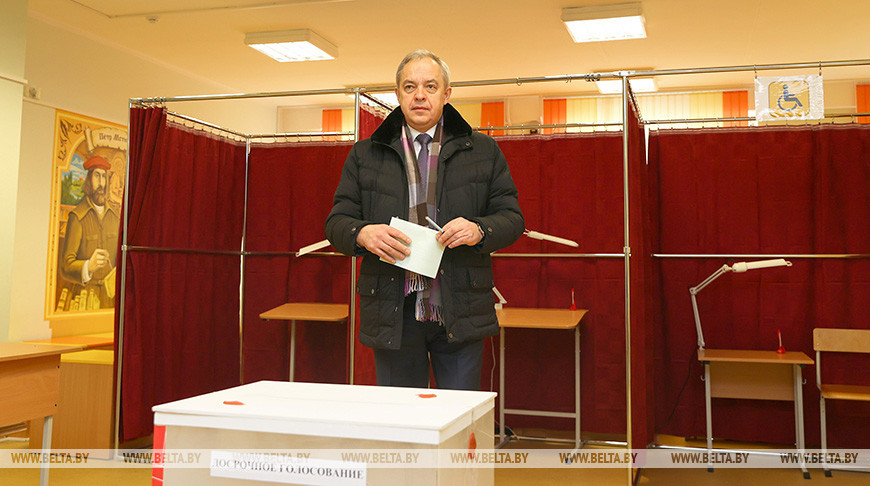 Сергеенко принял участие в досрочном голосовании