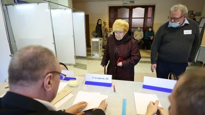 Ветераны Великой Отечественной войны принимают участие в голосовании