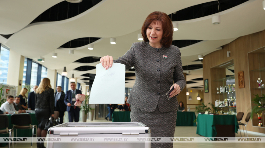 Кочанова проголосовала на референдуме