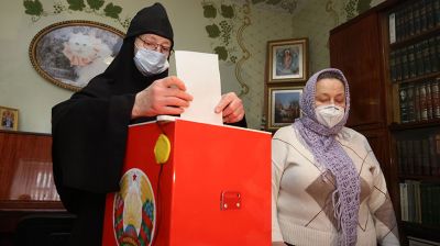 Монахини и священники Гродненского Свято-Рождество-Богородичного монастыря приняли участие в голосовании