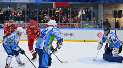 Хоккейная команда Президента победила сборную Витебской области в матче любительского турнира