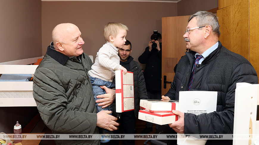 Белорусские парламентарии поддержали граждан Украины в здравнице Гомельского района
