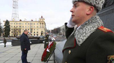 Мельниченко возложил венок к монументу Победы в Минске
