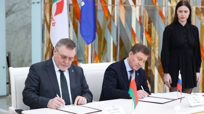 "Белая Русь" и "Единая Россия" подписали соглашение о сотрудничестве