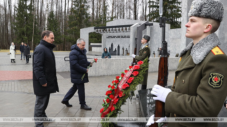Головченко посетил мемориальный комплекс "Ола"