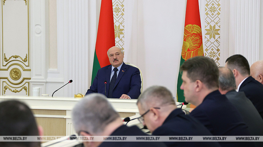 Лукашенко провел совещание по проблемным вопросам ЖКХ